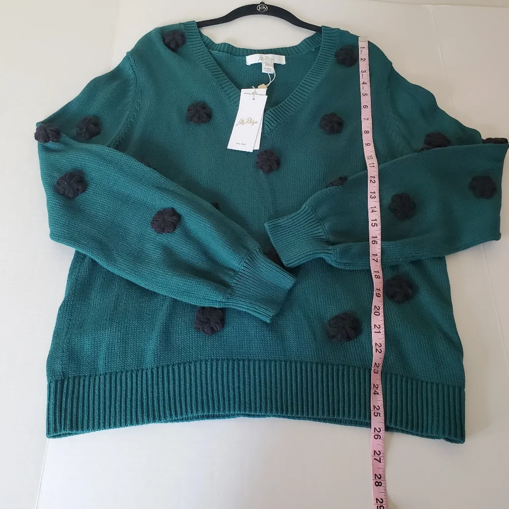 Lilly Pulitzer Wyla Sweater XL Villa Green Tossed Crochet Flowers VNeck Knit Pom